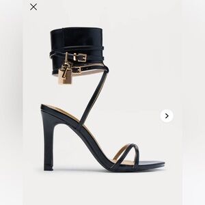 Elegant Black Strappy Heels nwt